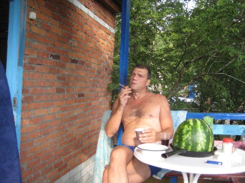 40693399  Oleg, 57 ,    