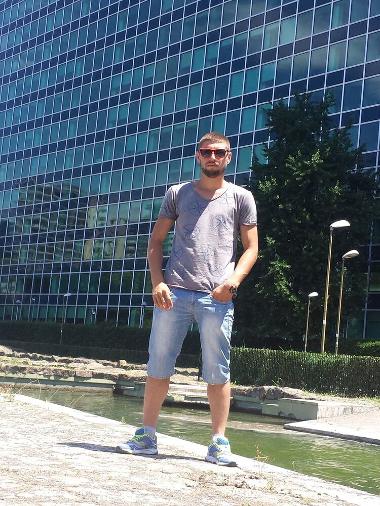  Dessau,   Nik, 32 ,   ,   , c 