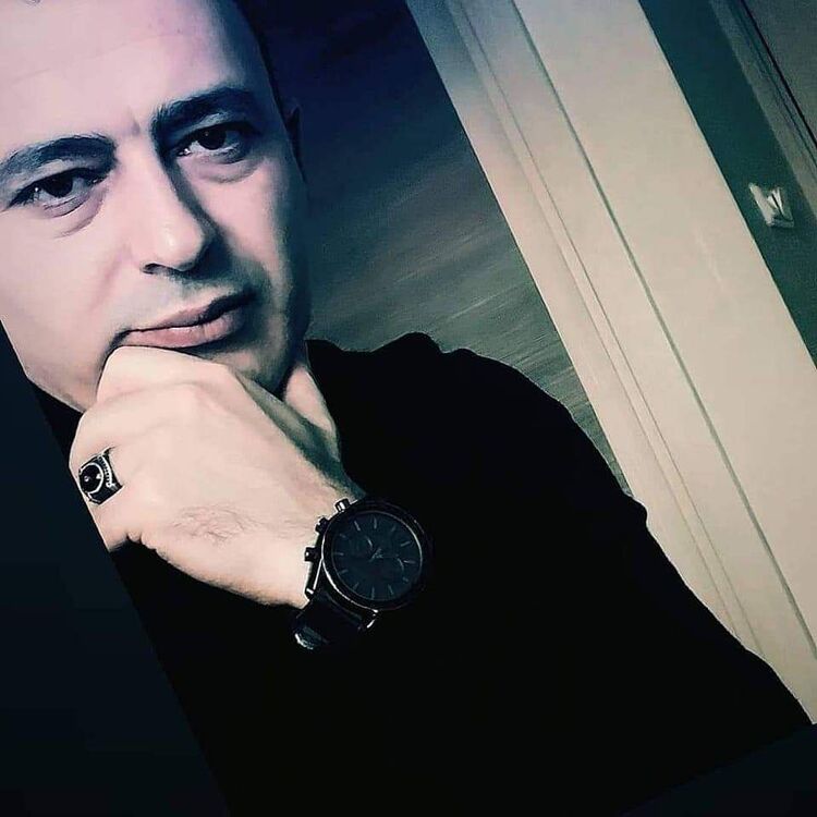 42266949  Mehmet, 44 ,    