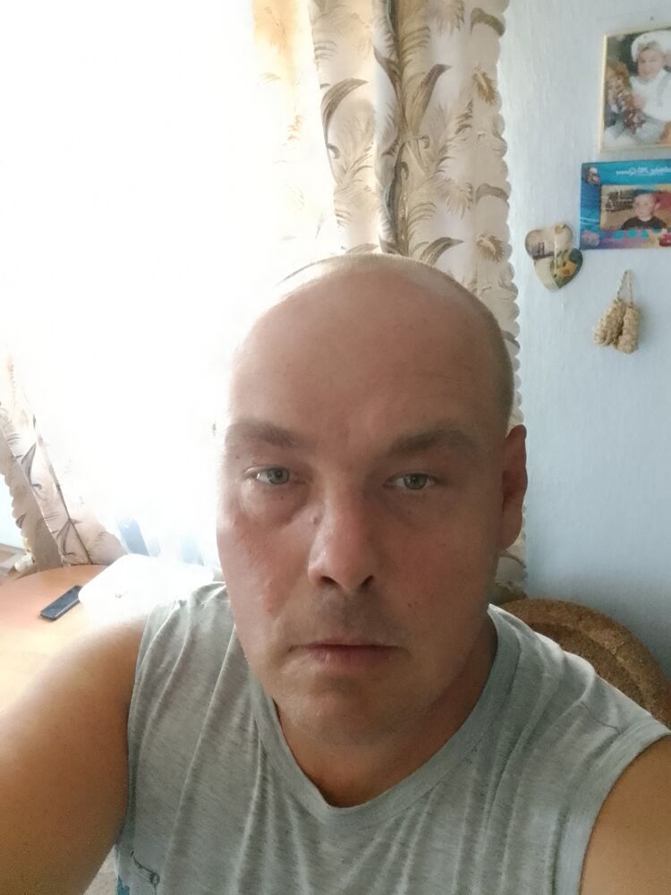  46542799  Wuktor, 45 ,    
