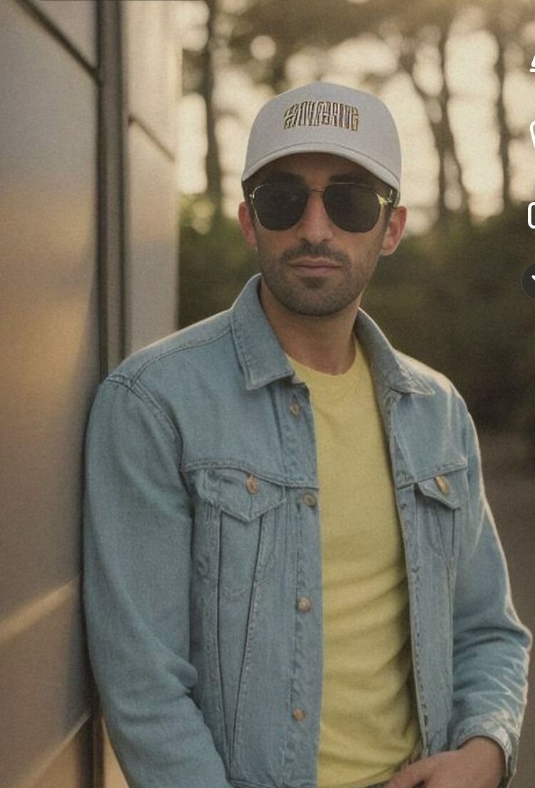  53012179  Erik, 42 ,    Burbank