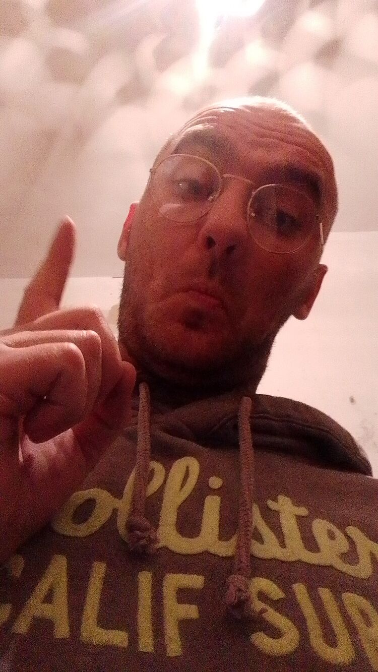  33028349    , 37 ,    