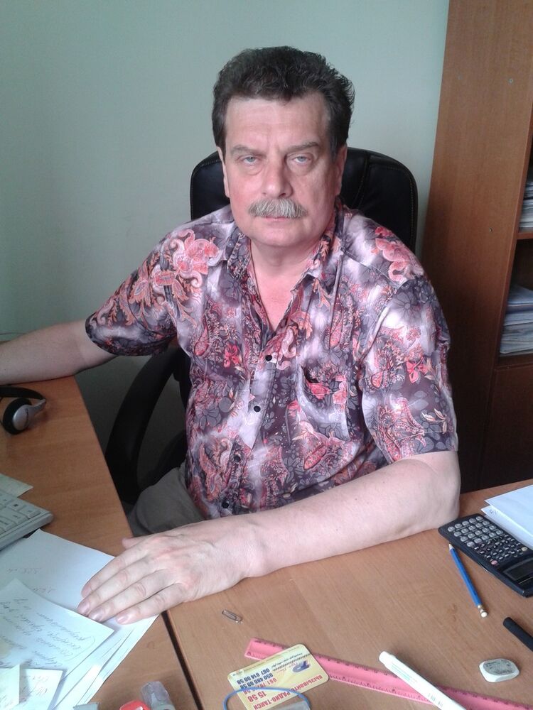  ,   Alex, 61 ,   