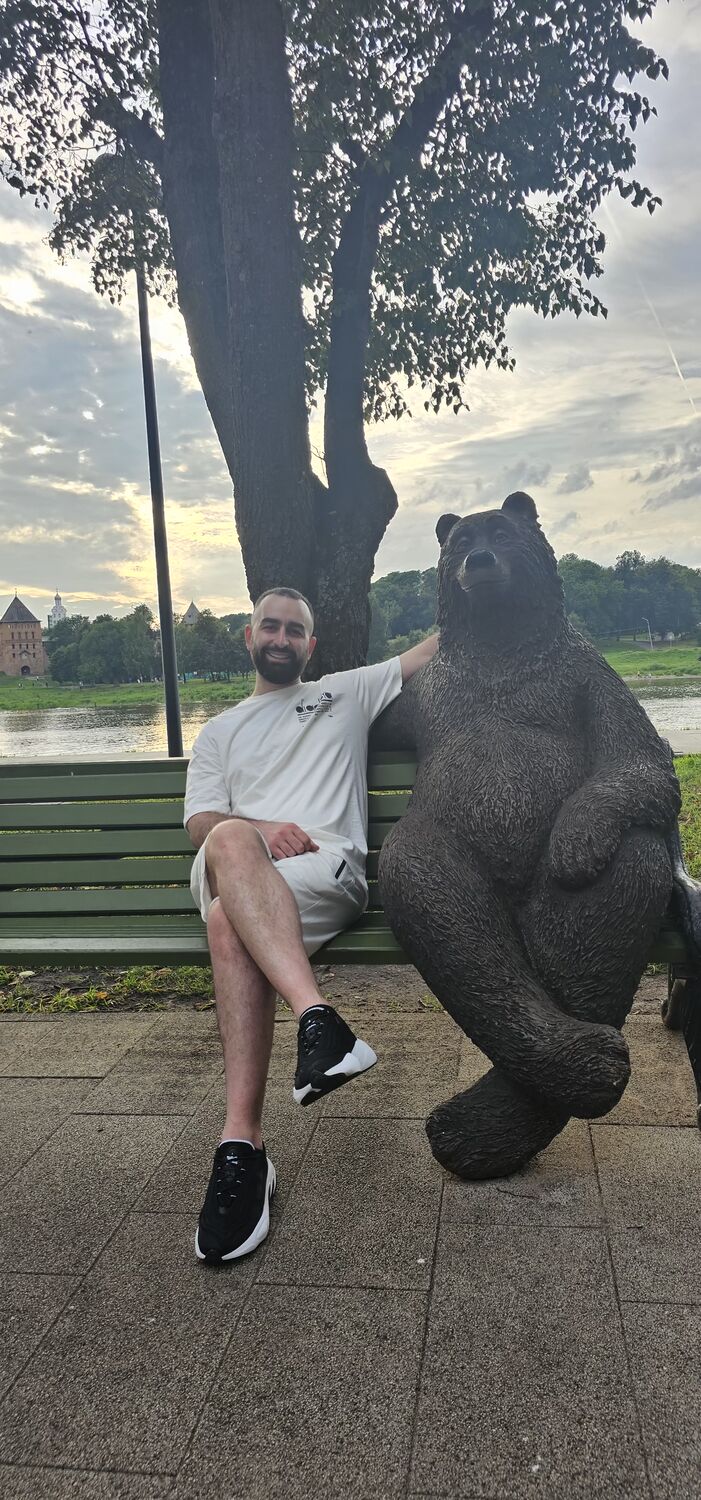   ,   Ali, 31 ,   ,   
