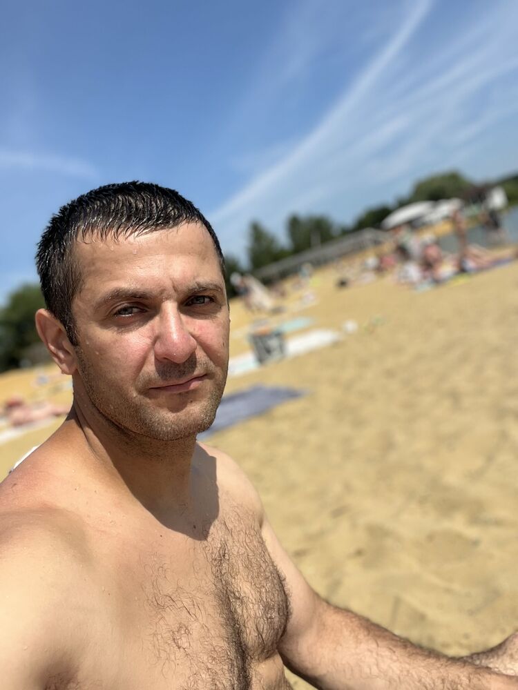  45698549  , 40 ,    