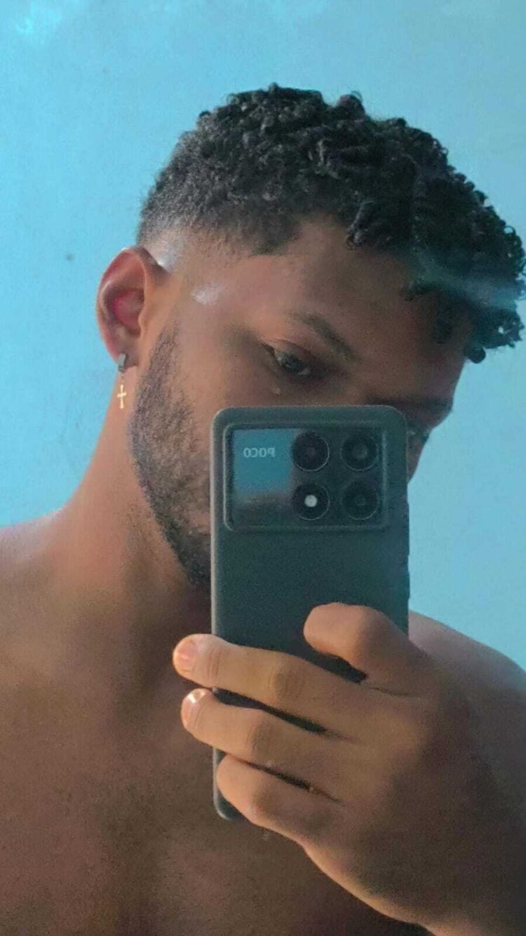  48540709  Michel, 23 ,    