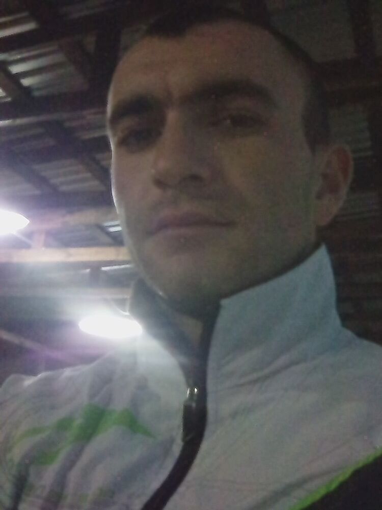  ,   Dima, 32 ,   