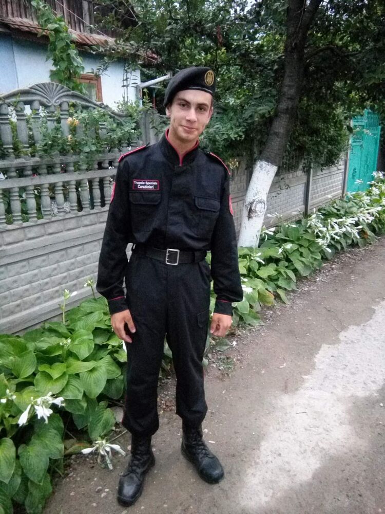  33713179  Dima, 26 ,    