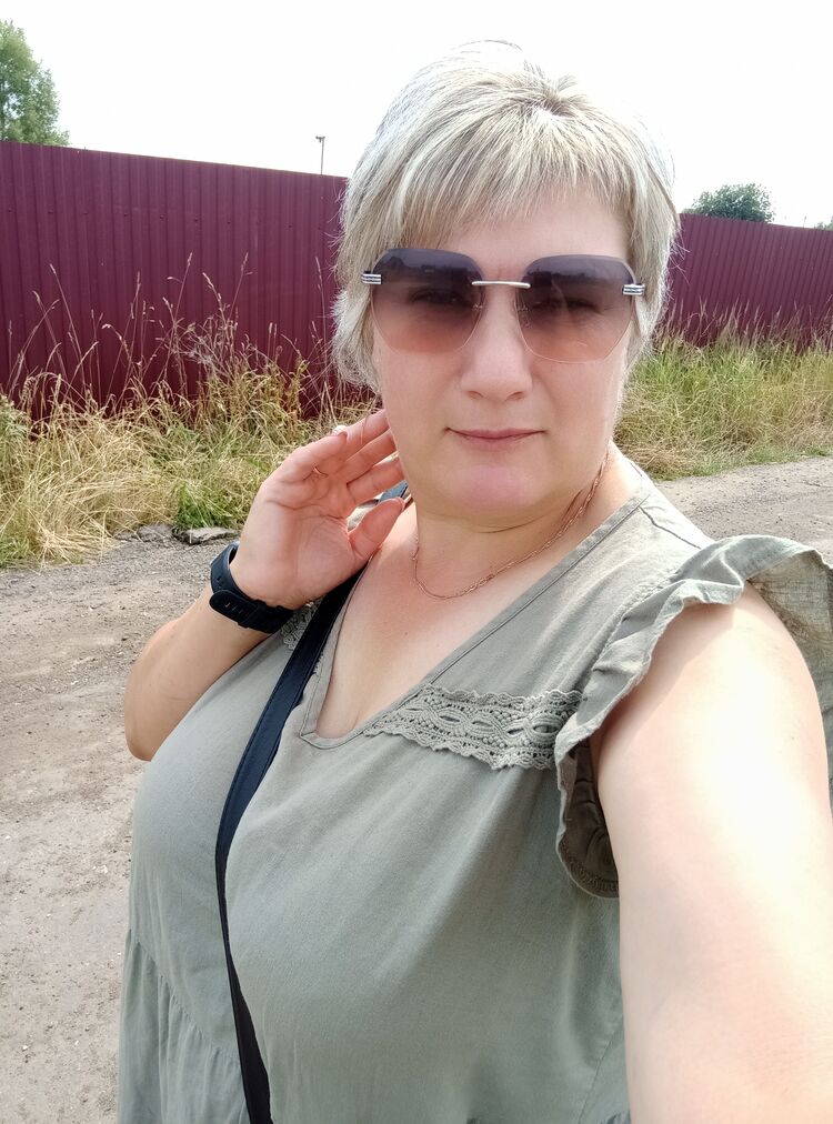  53458839  Veronika, 45 ,    