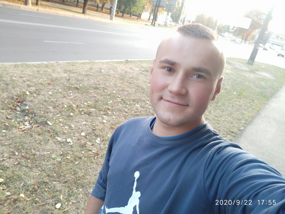  22216029  Rostik, 25 ,    