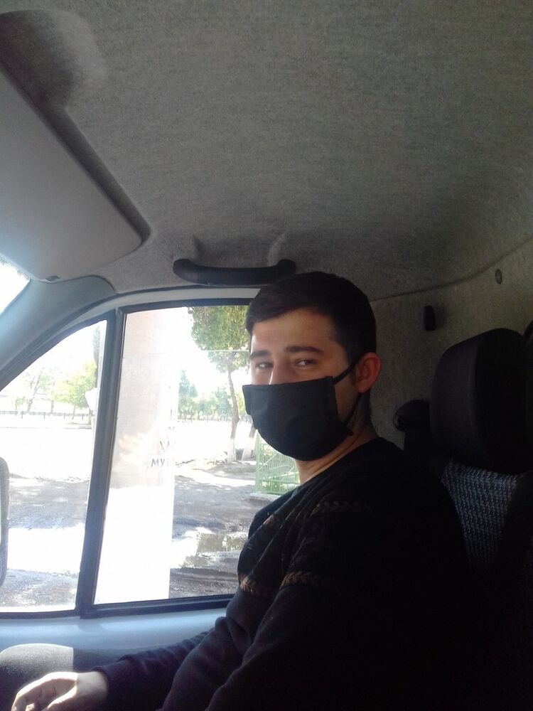  ,   Ruslan, 37 ,   ,   , c 