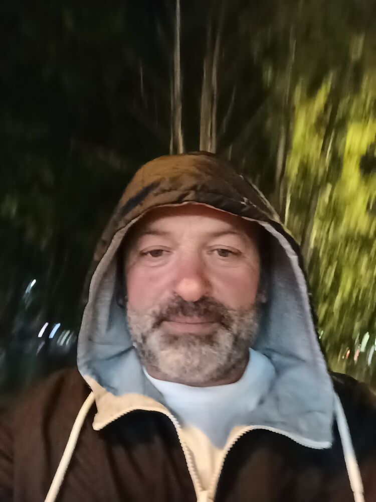  29305929  Mehmet, 52 ,    