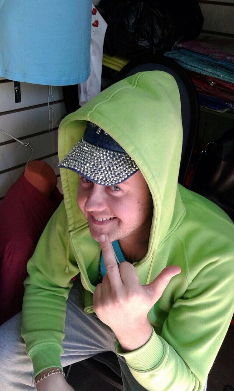  51488109  Denis, 35 ,    