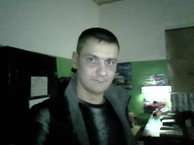  8975769  Aleks, 39 ,    