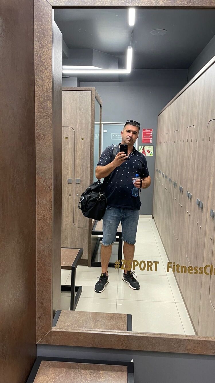  28782229  Maxim, 43 ,    