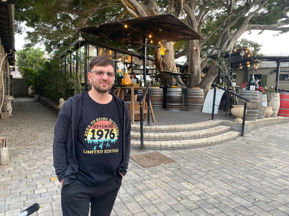  29015369  Yuval, 47 ,    Holon