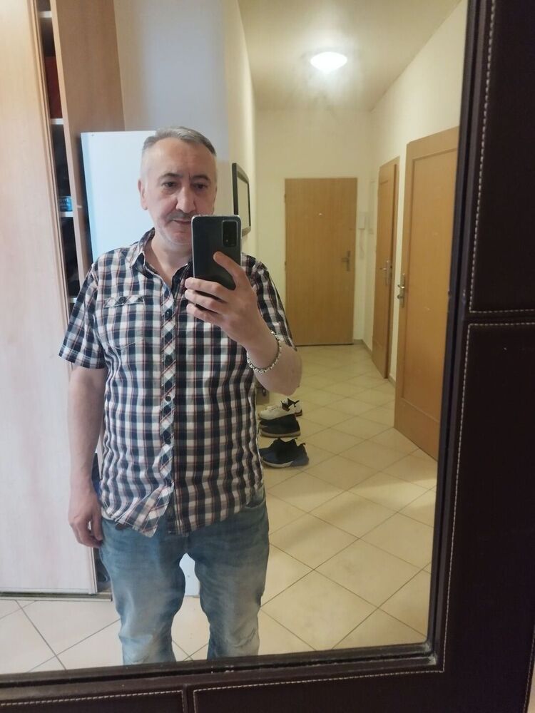  36052729  Toni, 51 ,    Praha