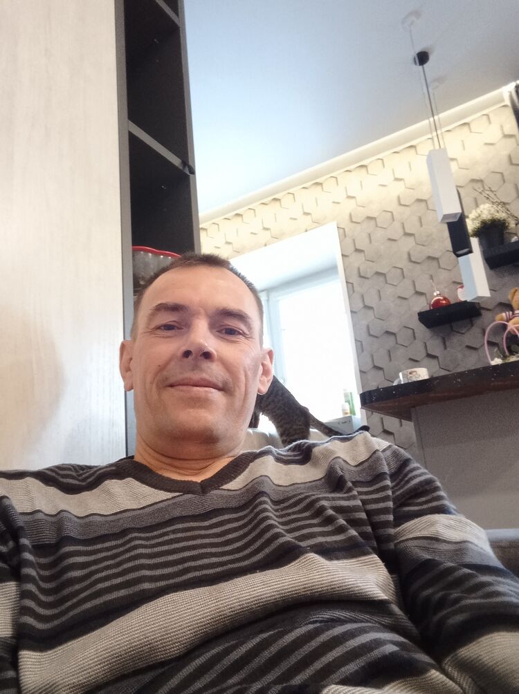  40933749  , 47 ,    