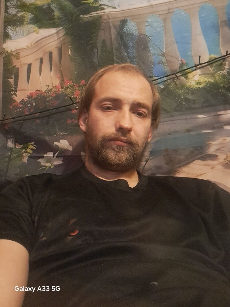  ,   Armands, 28 ,   ,   