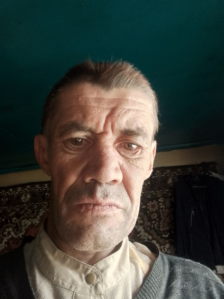 52740329  , 48 ,    
