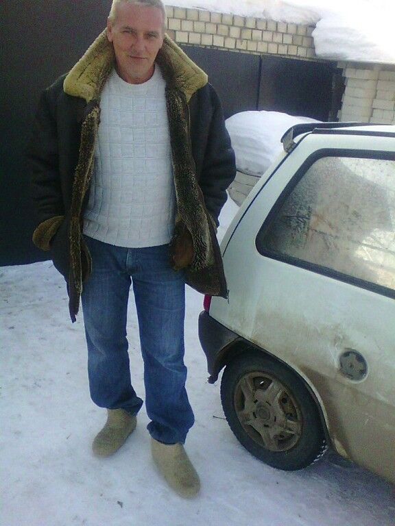  18436009  Dmitrii, 55 ,    