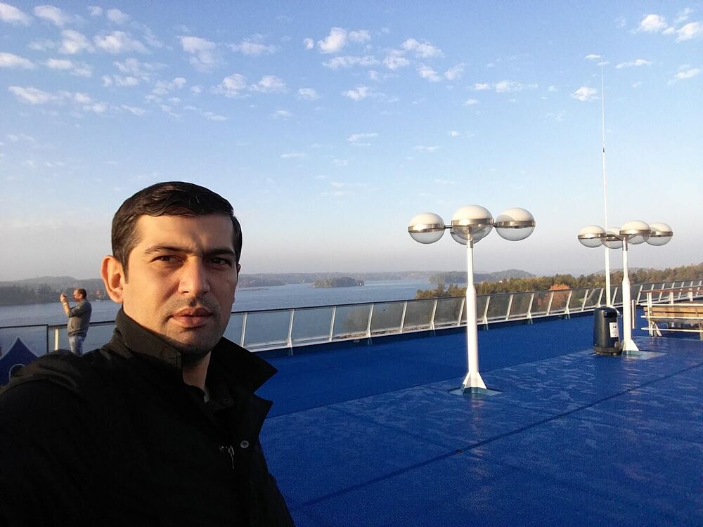  Huddinge,   Shuhrat, 40 ,   ,   , c 