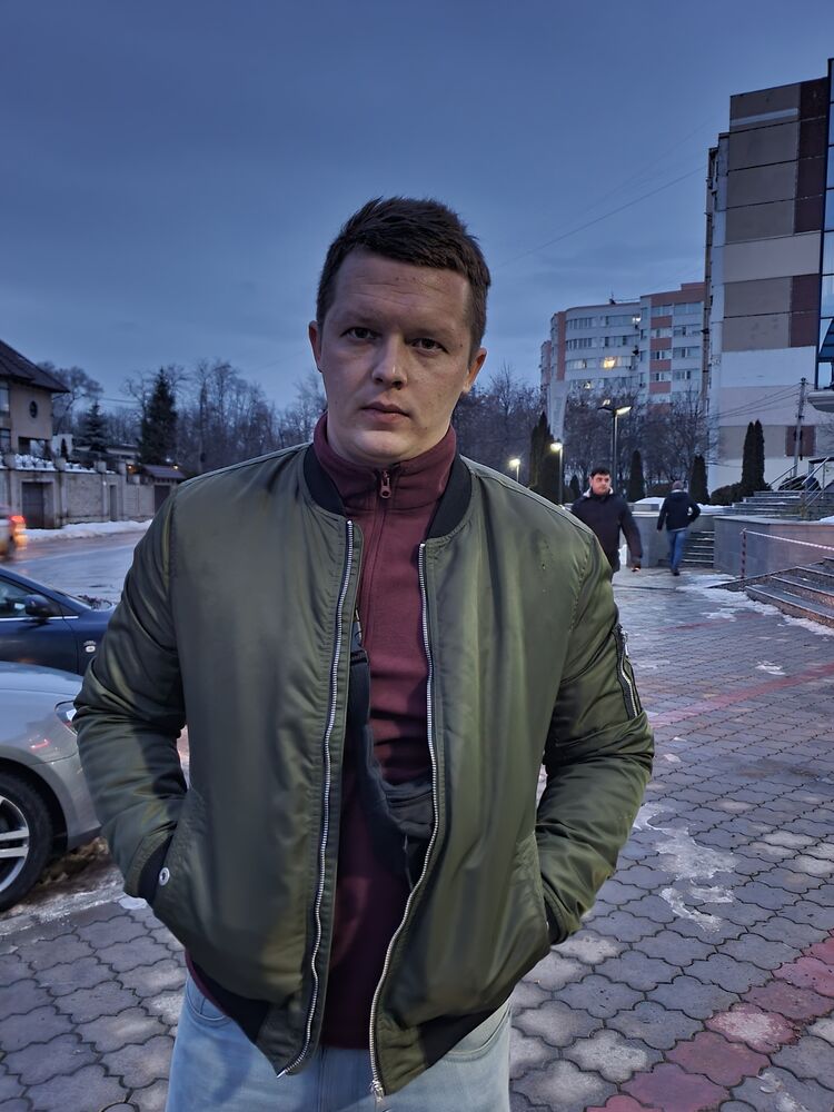  44939129  Pavel, 33 ,    