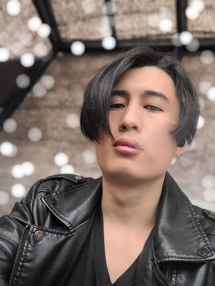 28569989  Artyom, 31 ,    Osan