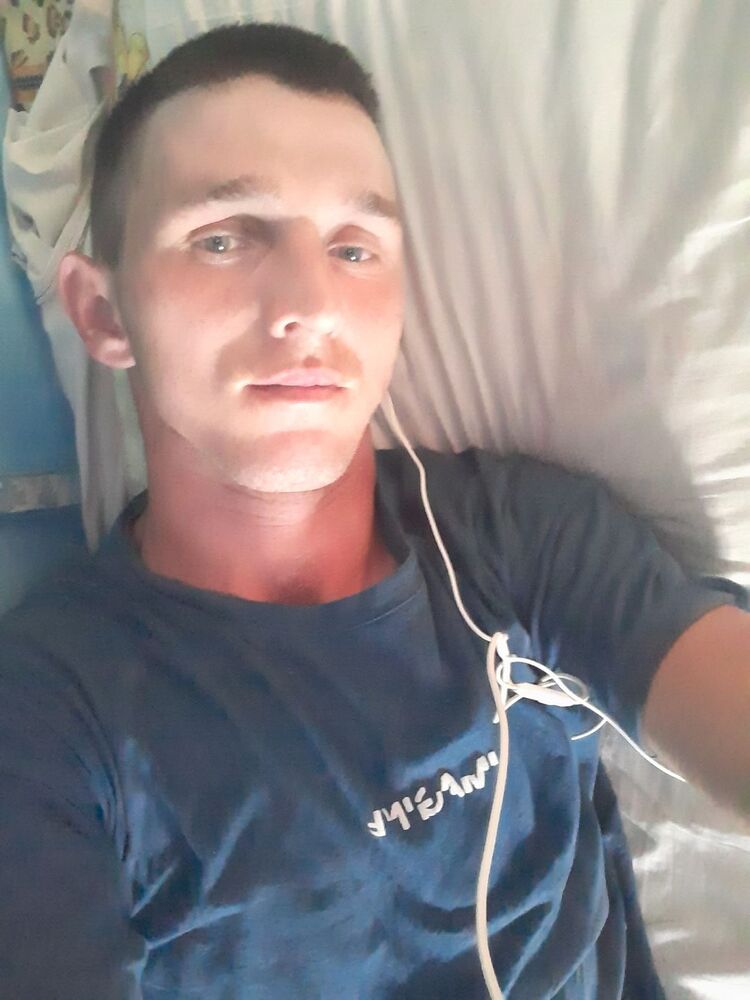  35803719  Ilyas, 30 ,    