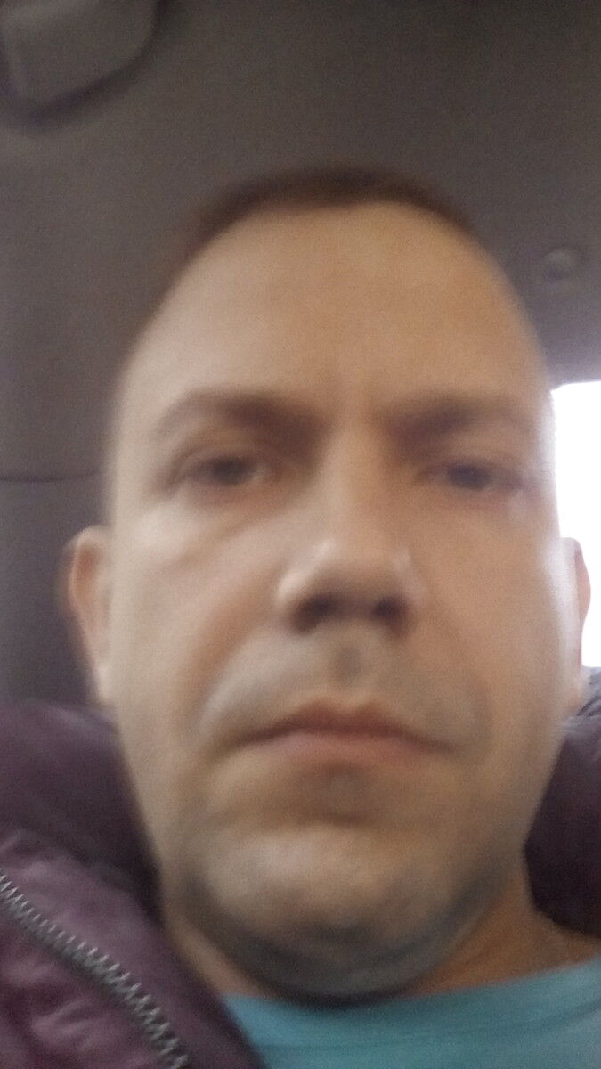  8269209  Doggi, 42 ,     