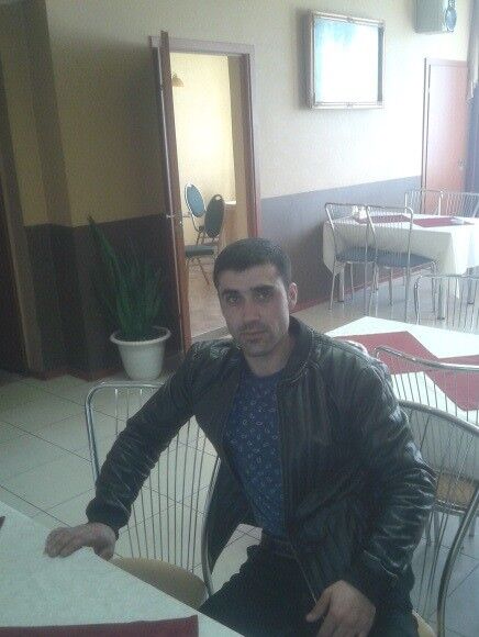  4492659  Artur, 41 ,    