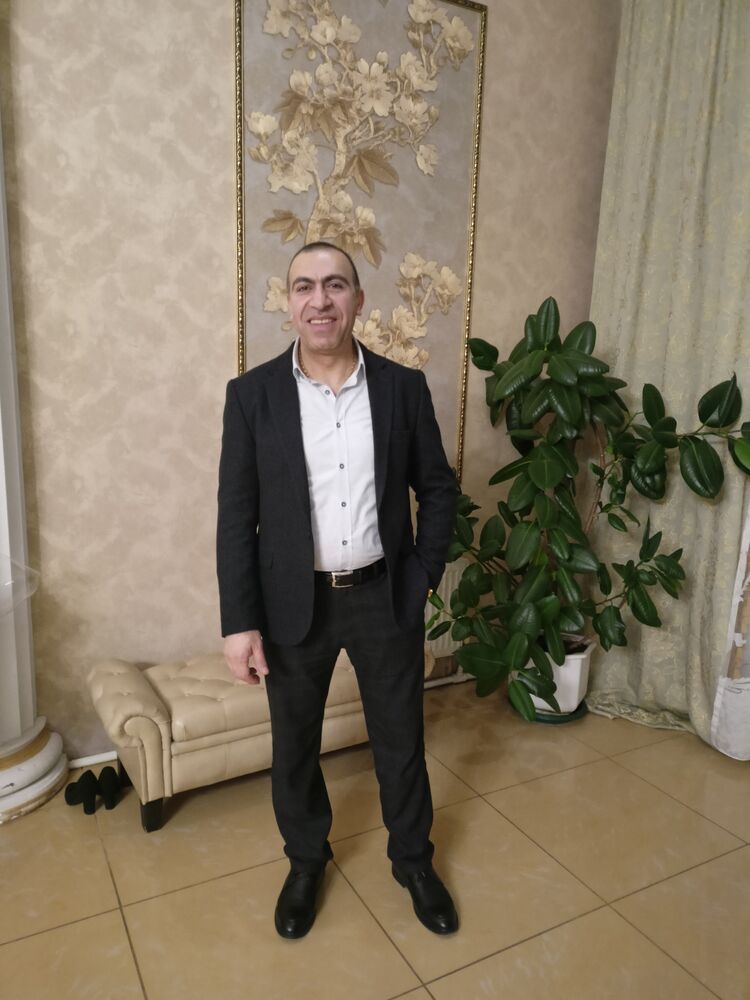 49245739  Hovhannes, 40 ,    