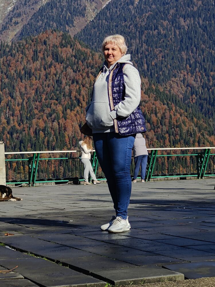  48168999  Natalya, 52 ,    