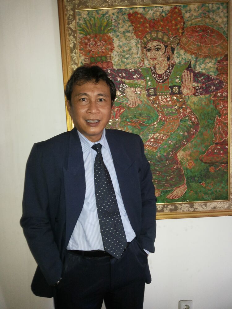  Denpasar,   Eka, 61 ,   c 