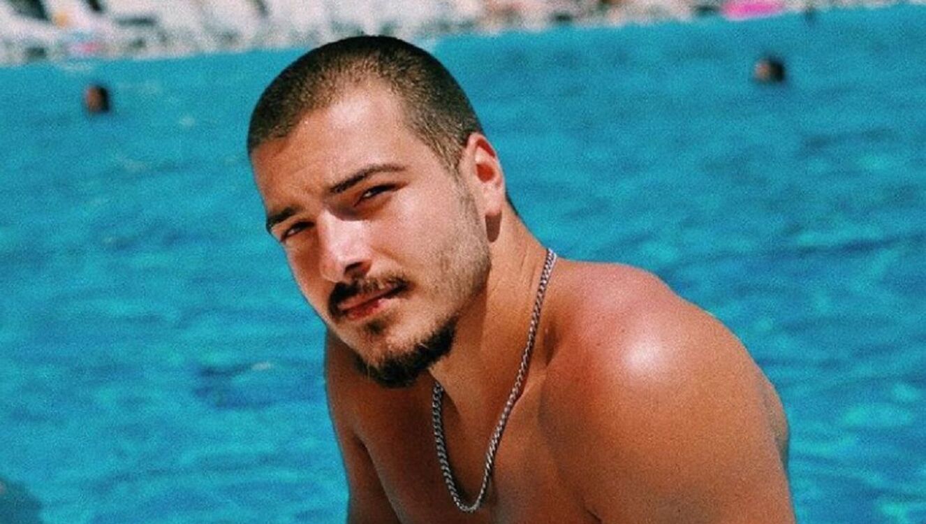  53051339  Ricko, 40 ,    