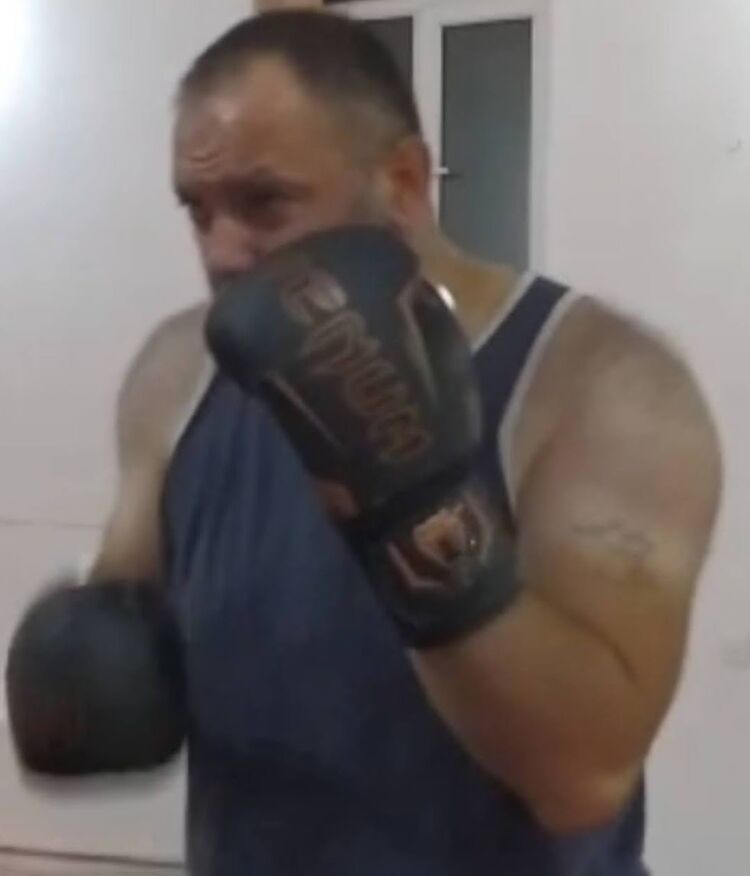  ,   Boxer UFC, 43 ,   ,   
