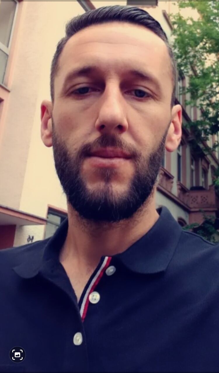  49167149  Drilon, 34 ,    Frankfurt Am Main