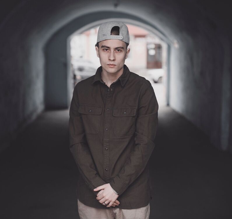  ,   Vadim, 31 ,  