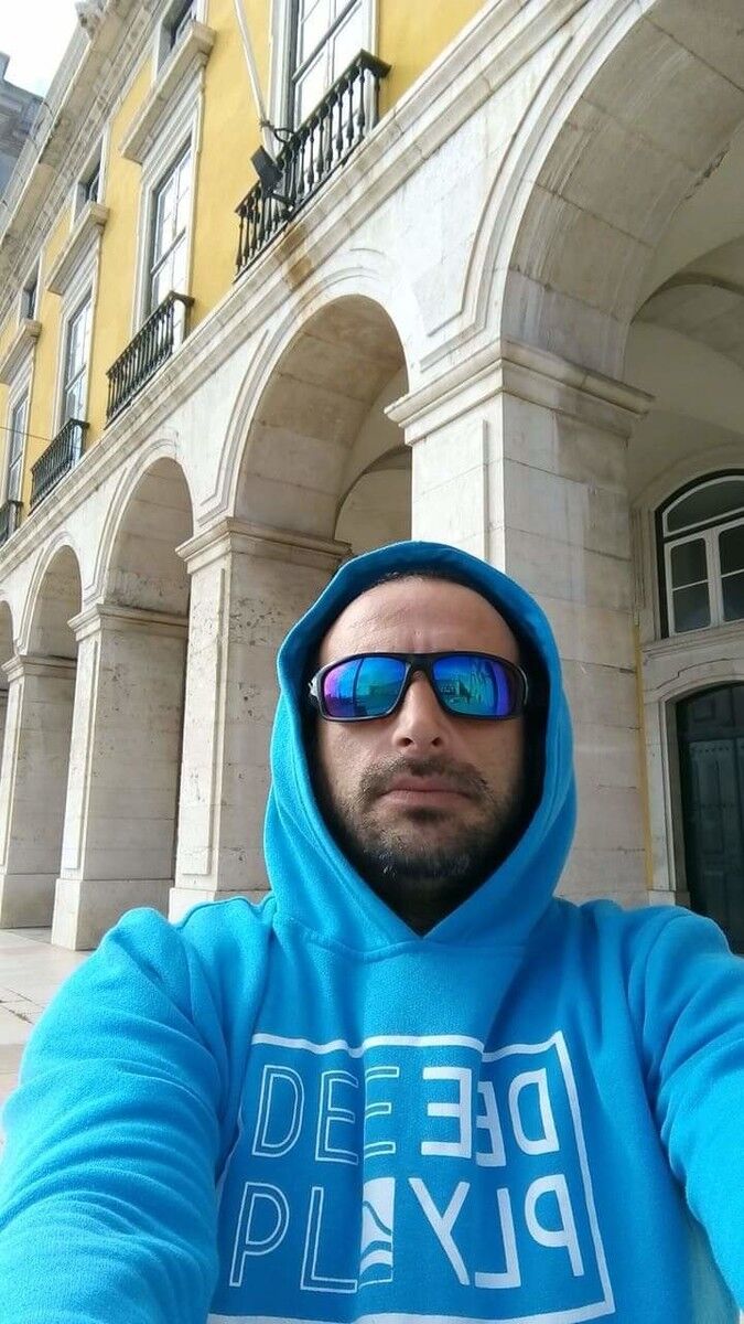  19785619  Nikolas, 43 ,    