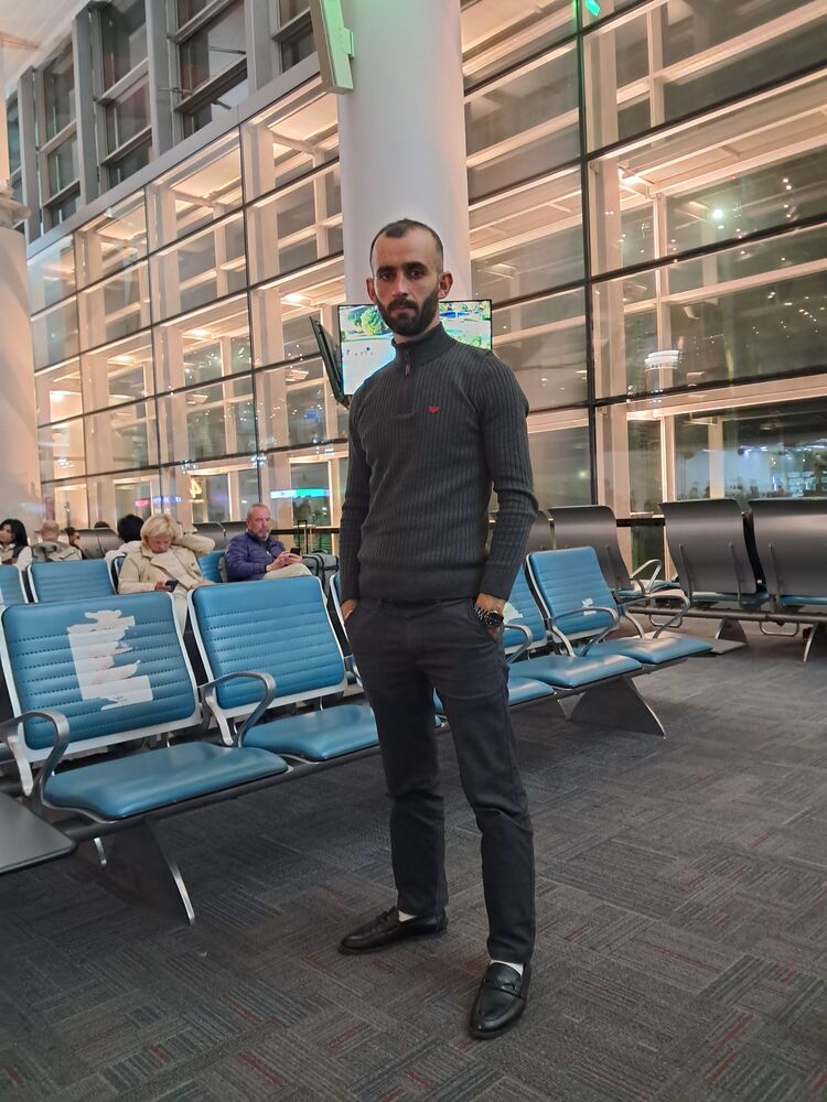  ,   Armen, 27 ,   ,   