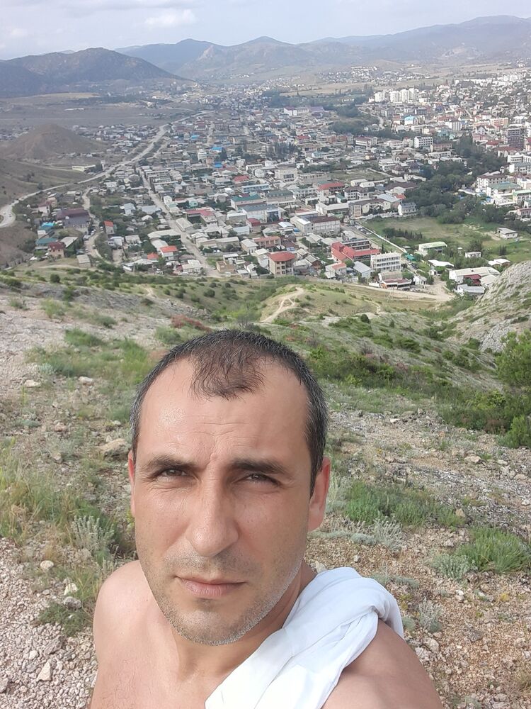  53201859  Valery, 40 ,    