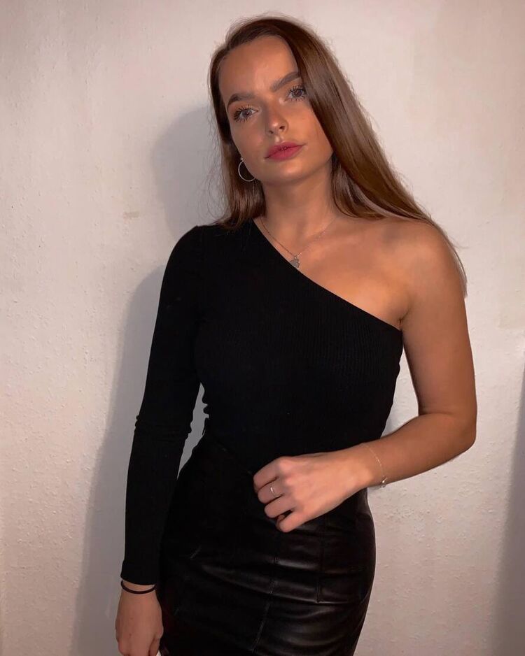  50783779  Grace, 33 ,    -