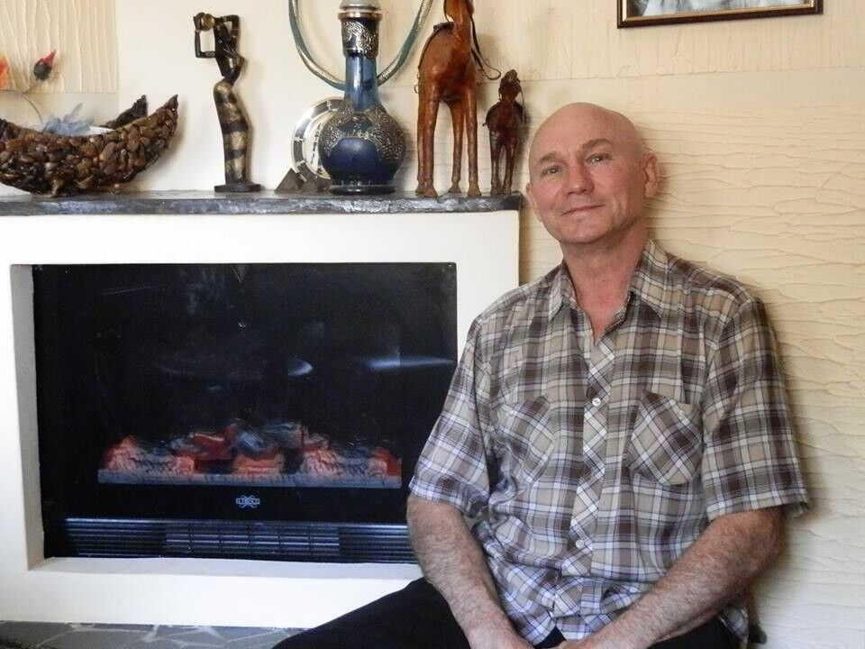  12923289  Pavel, 65 ,    