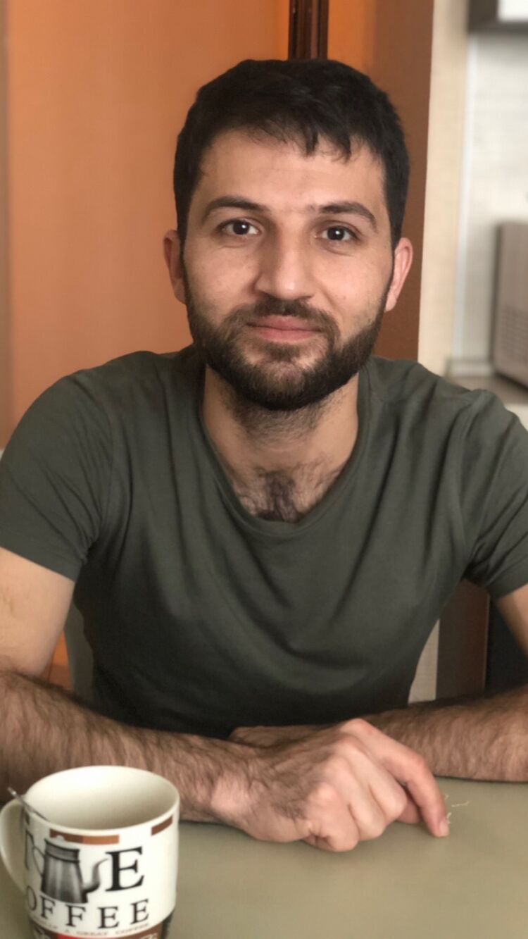  38304489  Isfandiyor, 33 ,    