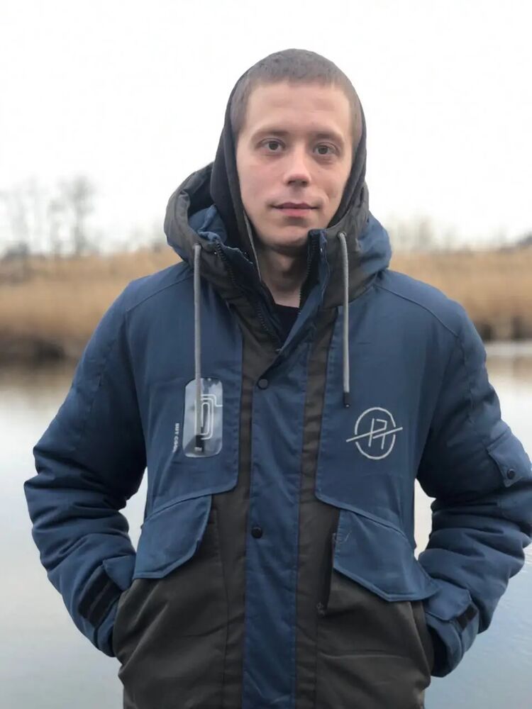  28903629  Viktor, 28 ,    