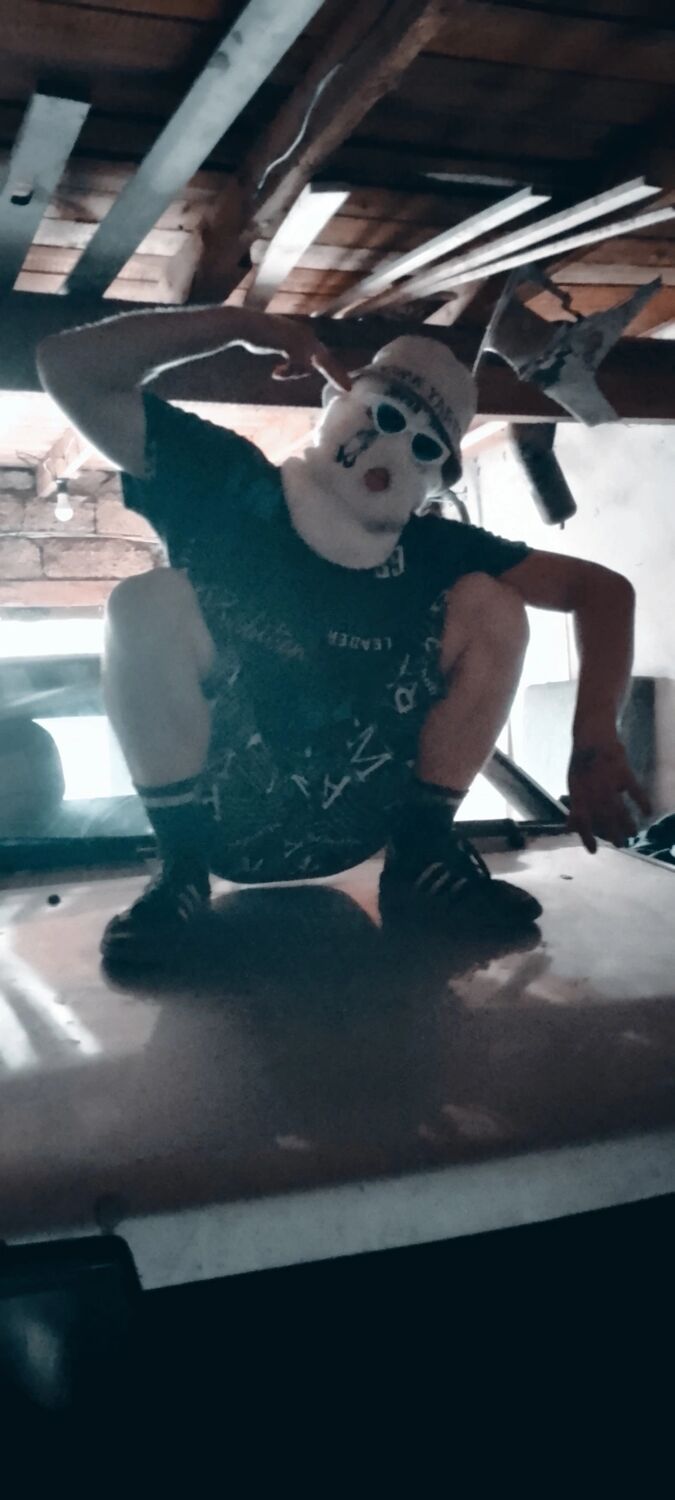  48212379  , 22 ,    