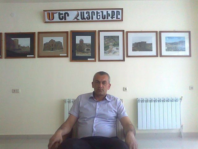  10949249  Vahe, 46 ,    