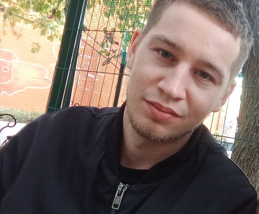  47528909  Ilya, 28 ,    