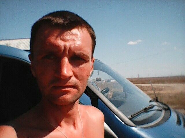  ,   Denis, 39 ,   ,   , c 