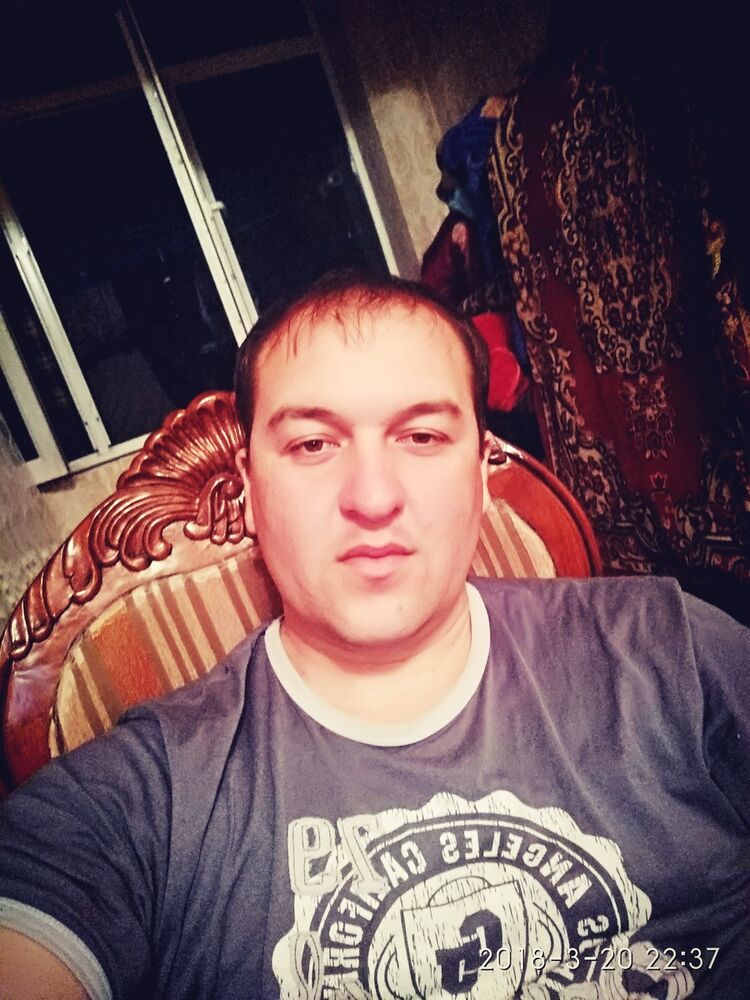  ,   Sasha, 33 ,  